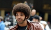 DRAKE ROCKS AFRO ON SET DE 