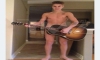 Justin Bieber  - se desnuda en casa de su abuela